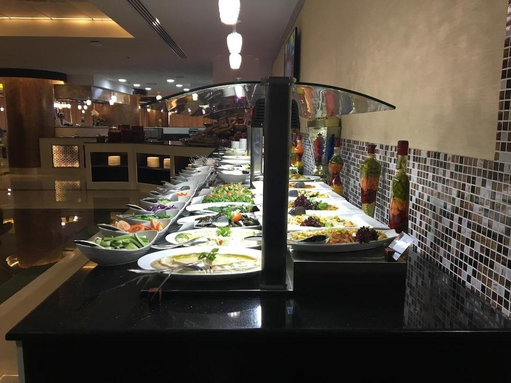 Hotel Golden Tulip Headington Ruwi