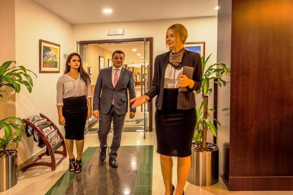 Hotel Golden Tulip Headington Ruwi