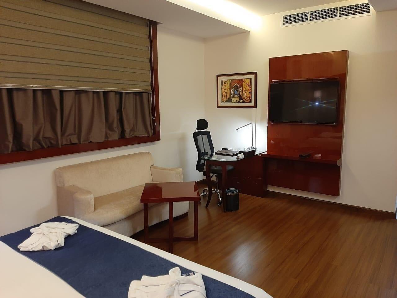 Hotel Golden Tulip Headington Ruwi 4*