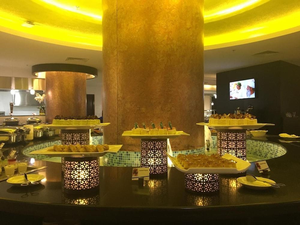 Hotel Golden Tulip Headington Ruwi 4*