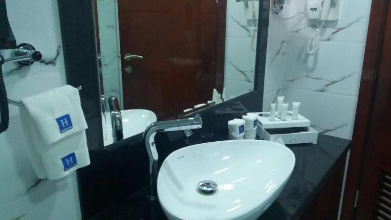 Golden Tulip Headington Ruwi 4*